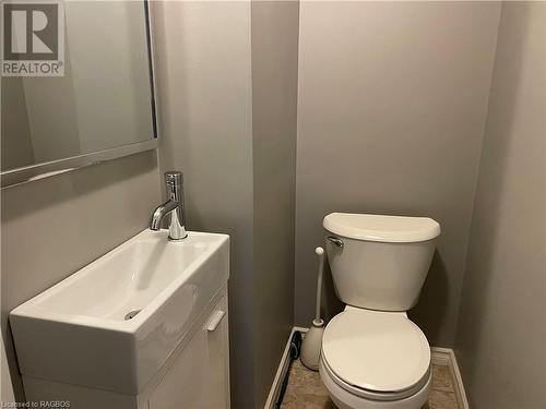 293 11 Street E, Owen Sound, ON - Indoor Photo Showing Bathroom
