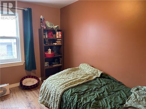 293 11 Street E, Owen Sound, ON - Indoor Photo Showing Bedroom