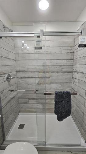 B 124 Pleasant Valley Drive, Pelican Lake, MB - Indoor Photo Showing Bathroom