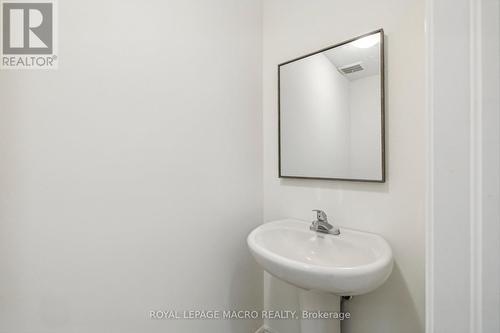 #37 -71 Old School Tr, Welland, ON - Indoor Photo Showing Bathroom