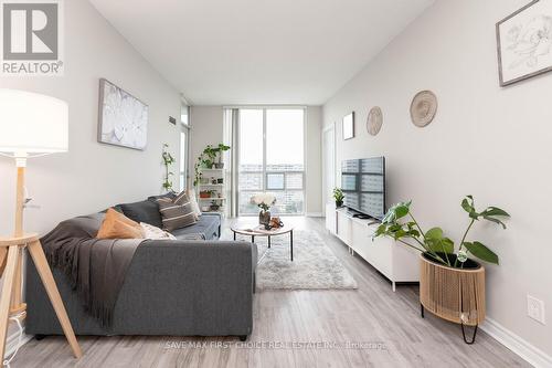#1702 -3504 Hurontario St, Mississauga, ON - Indoor Photo Showing Living Room
