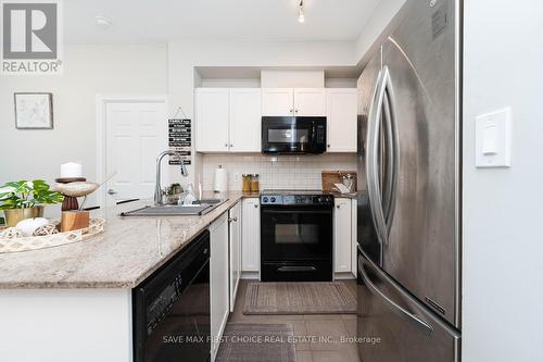 #1702 -3504 Hurontario St, Mississauga, ON - Indoor Photo Showing Kitchen With Upgraded Kitchen