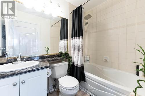#1702 -3504 Hurontario St, Mississauga, ON - Indoor Photo Showing Bathroom