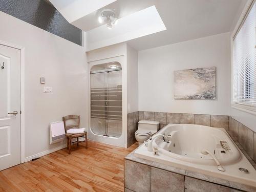 Salle de bains - 160 Rue D'Anjou, Saint-Bruno-De-Montarville, QC - Indoor Photo Showing Bathroom