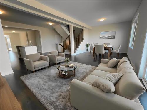 92 Starfire Crescent, Hamilton, ON - Indoor Photo Showing Living Room