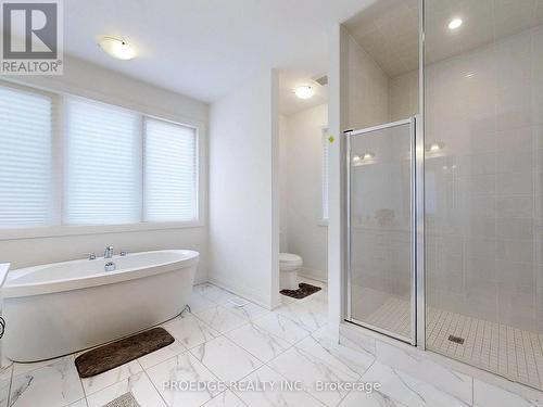 2856 Foxden Sq, Pickering, ON - Indoor Photo Showing Bathroom