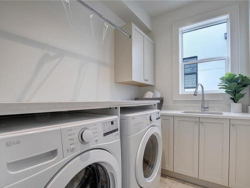 1422 Sandstone Lane, Langford, BC - Indoor Photo Showing Laundry Room
