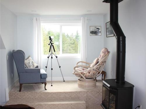 450\460 Rembar Rd, Qualicum Beach, BC - Indoor Photo Showing Other Room