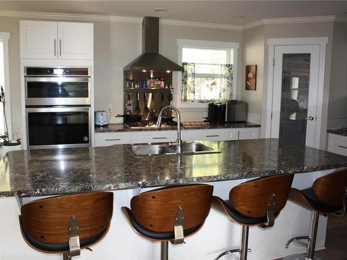 450\460 Rembar Rd, Qualicum Beach, BC - Indoor Photo Showing Kitchen With Double Sink