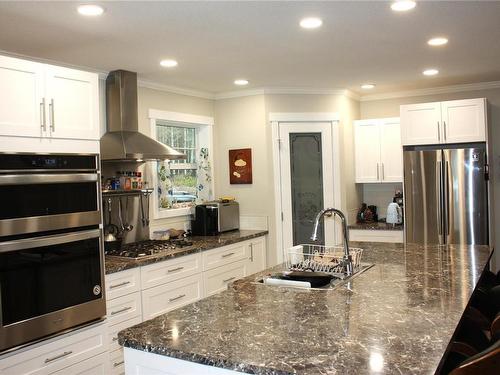 450\460 Rembar Rd, Qualicum Beach, BC - Indoor Photo Showing Kitchen With Upgraded Kitchen