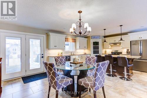 98 Regency Drive, Minto, ON - Indoor Photo Showing Dining Room