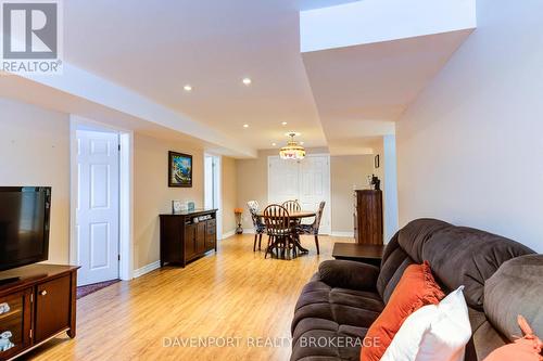 98 Regency Drive, Minto, ON - Indoor Photo Showing Living Room