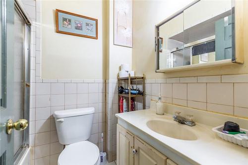 267 Catharine Street N, Hamilton, ON - Indoor Photo Showing Bathroom