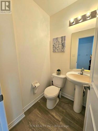 1950 Donald Cousens Parkway, Markham, ON - Indoor Photo Showing Bathroom