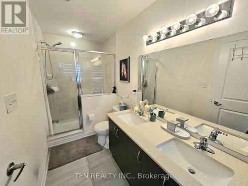 1950 Donald Cousens Pkwy, Markham, ON - Indoor Photo Showing Bathroom