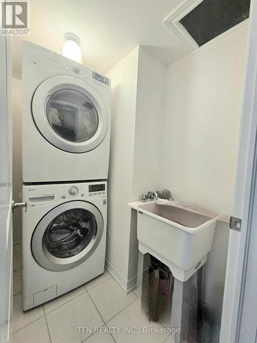 1950 Donald Cousens Pkwy, Markham, ON - Indoor Photo Showing Laundry Room