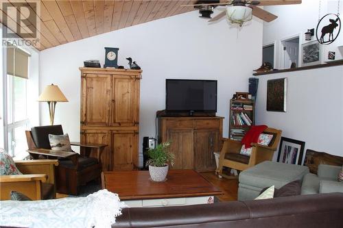 175 124 Highway, Mcdougall, ON - Indoor Photo Showing Living Room