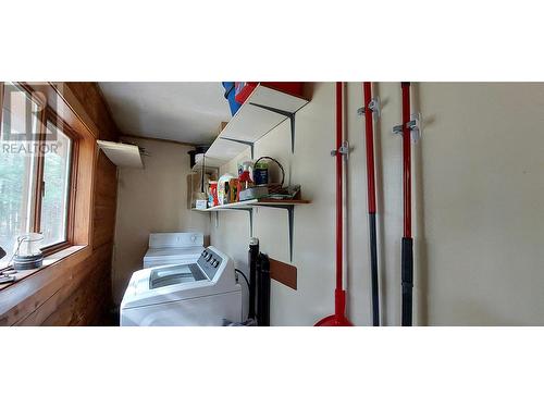 2637 Gibbs Road, Hagensborg, BC - Indoor Photo Showing Laundry Room