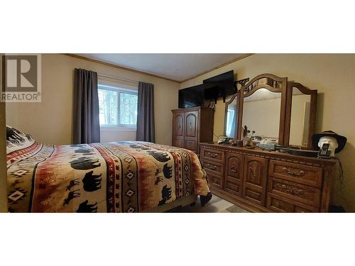 2637 Gibbs Road, Hagensborg, BC - Indoor Photo Showing Bedroom