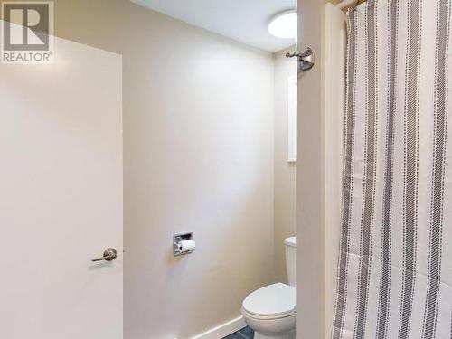 4460 Joyce Ave, Powell River, BC - Indoor Photo Showing Bathroom