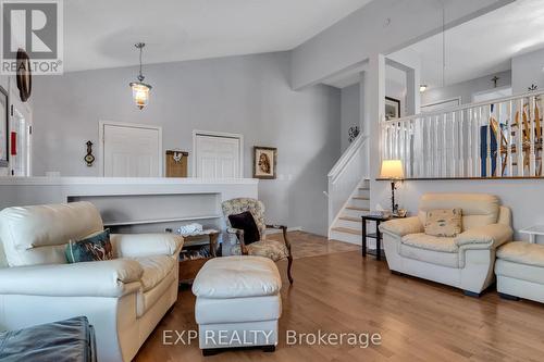 1836 Storey Street, Greater Napanee, ON - Indoor Photo Showing Living Room