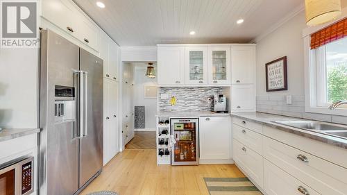 7762 Island Road, Oliver, BC - Indoor Photo Showing Kitchen