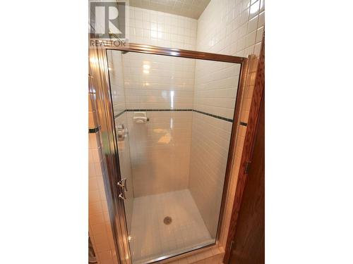 8199 Mclennan Rd Road, Vernon, BC - Indoor Photo Showing Bathroom