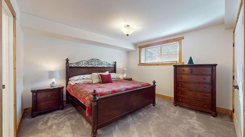 802 8Th Avenue, Fernie, BC - Indoor Photo Showing Bedroom