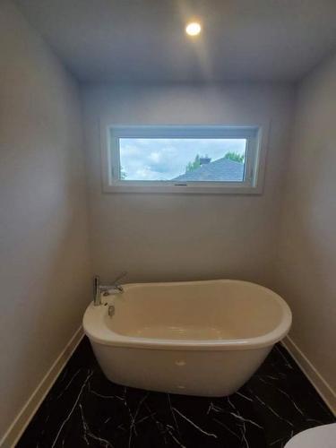 Salle de bains - 96 Rue Kelly, Saint-Jean-Sur-Richelieu, QC - Indoor Photo Showing Bathroom