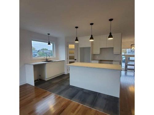 Cuisine - 96 Rue Kelly, Saint-Jean-Sur-Richelieu, QC - Indoor Photo Showing Kitchen With Upgraded Kitchen