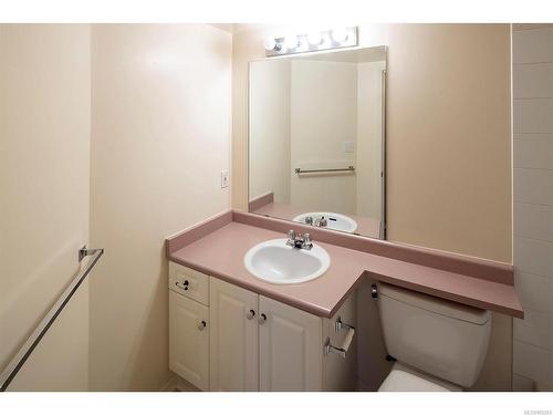 212-3008 Washington Ave, Victoria, BC - Indoor Photo Showing Bathroom