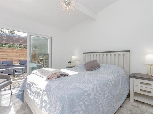 2996 Dolphin Dr, Nanoose Bay, BC - Indoor Photo Showing Bedroom