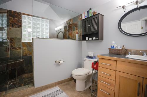 270 East Wilson Creek Road E, New Denver, BC - Indoor Photo Showing Bathroom