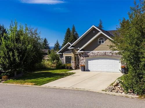 858 Woodhaven Place, Kelowna, BC - Outdoor