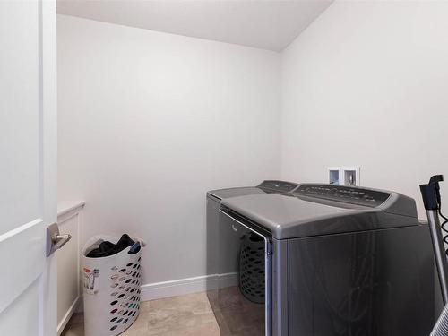 5680 Mountainside Drive, Kelowna, BC - Indoor Photo Showing Laundry Room
