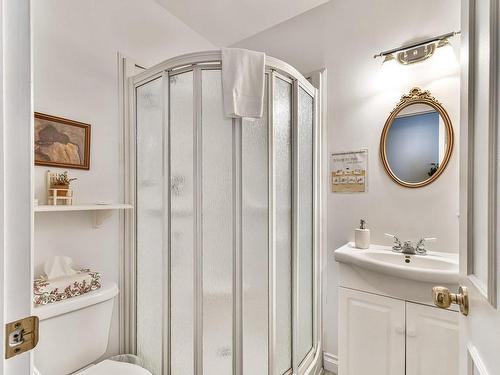 Salle de bains attenante Ã  la CCP - 110  - 112 Rue Principale, Saint-Sauveur, QC - Indoor Photo Showing Bathroom