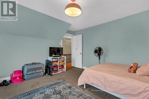 18 Mountain Street, Grimsby, ON - Indoor Photo Showing Bedroom