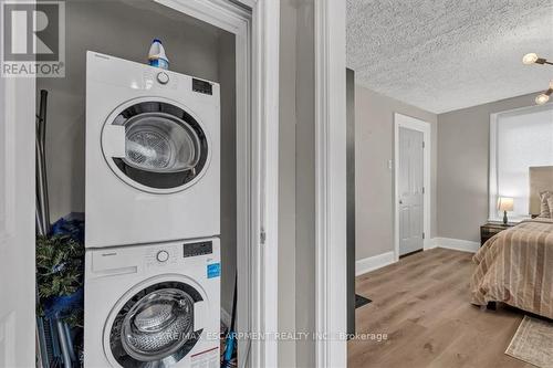 18 Mountain St, Grimsby, ON - Indoor Photo Showing Laundry Room