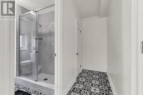 18 Mountain St, Grimsby, ON - Indoor Photo Showing Bathroom