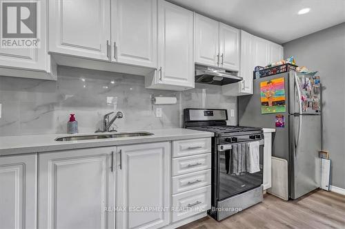 18 Mountain St, Grimsby, ON - Indoor Photo Showing Kitchen With Double Sink