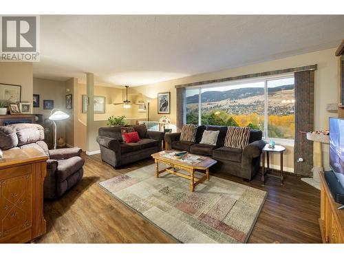 10750 Highway 97 Highway, Lake Country, BC - Indoor Photo Showing Living Room