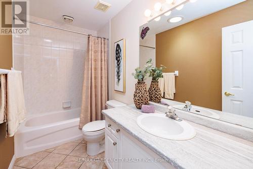 22 Carolina Way, Norfolk, ON - Indoor Photo Showing Bathroom
