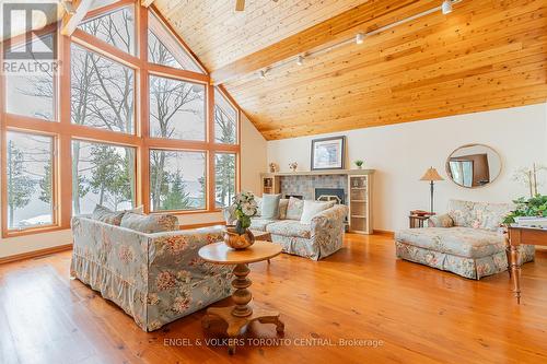 184 Ashgrove Lane, Meaford, ON - Indoor Photo Showing Living Room