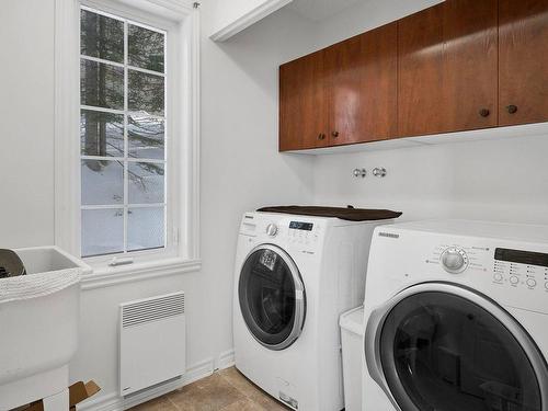 Salle de lavage - 111 Ch. De L'Horizon, Saint-Sauveur, QC - Indoor Photo Showing Laundry Room