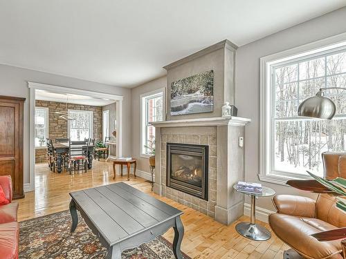 Salon - 20 Ch. Des Fleurs-Sauvages, Mont-Tremblant, QC - Indoor Photo Showing Living Room With Fireplace