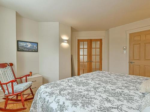 Master bedroom - 20 Ch. Des Fleurs-Sauvages, Mont-Tremblant, QC - Indoor Photo Showing Bedroom