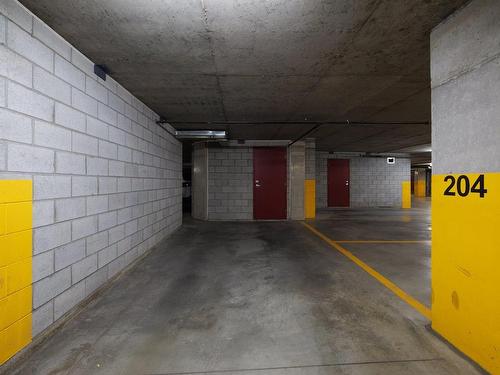 Parking - 1403-7051 Rue Allard, Montréal (Lasalle), QC - Indoor Photo Showing Garage