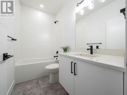 9201 Okanagan Centre Road W Unit# 24, Lake Country, BC - Indoor Photo Showing Bathroom