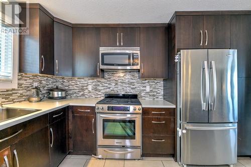 1193 Lawson Avenue, Kelowna, BC - Indoor Photo Showing Kitchen