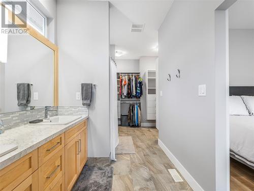 4204 14 Avenue, Vernon, BC - Indoor Photo Showing Bathroom